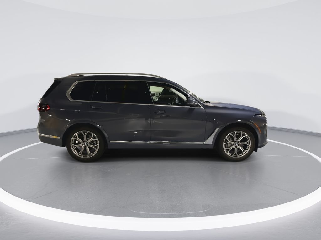 Thumbnail: 2026 BMW X7 - 9