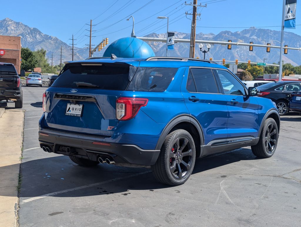 2022 Ford Explorer ST 4