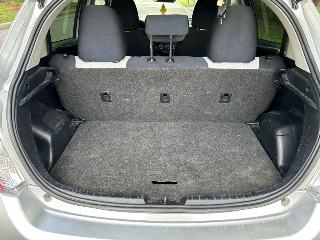 Thumbnail: 2013 Toyota Yaris - 10