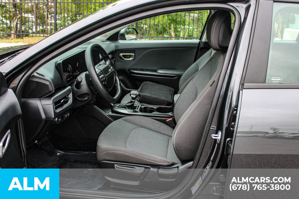 Used 2025 Gray Kia LXS image 17