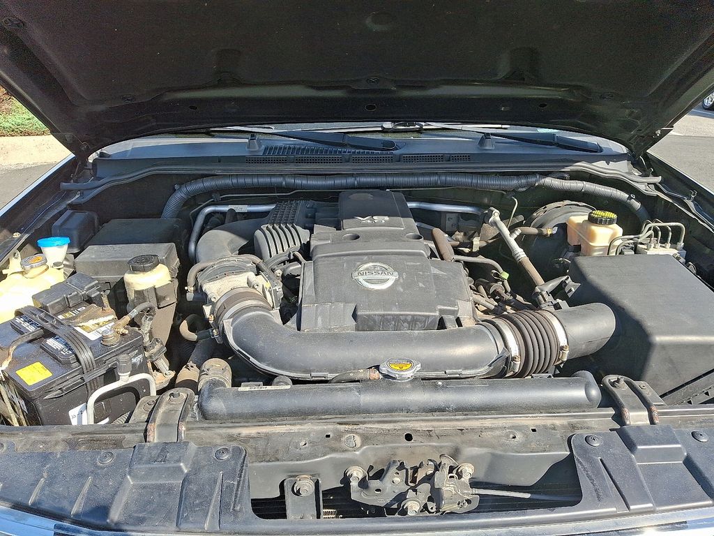 2014 Nissan Frontier SL 28