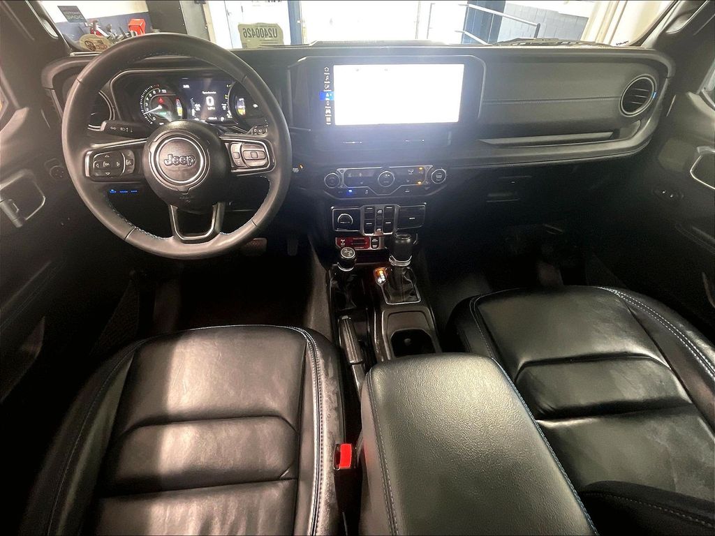 2024 Jeep Wrangler — photo 22