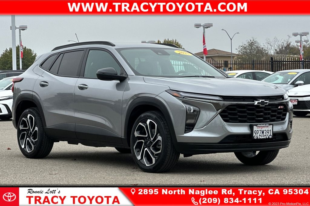 2025 Chevrolet Trax RS with 2RS FWD