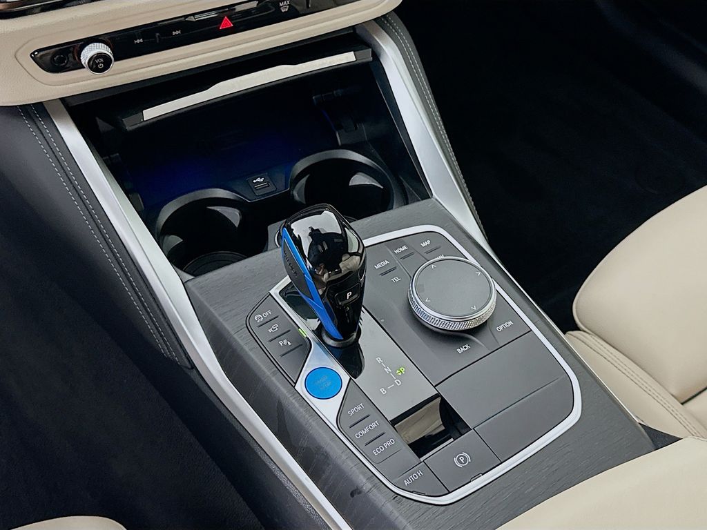 Thumbnail: 2023 BMW i4 - 17