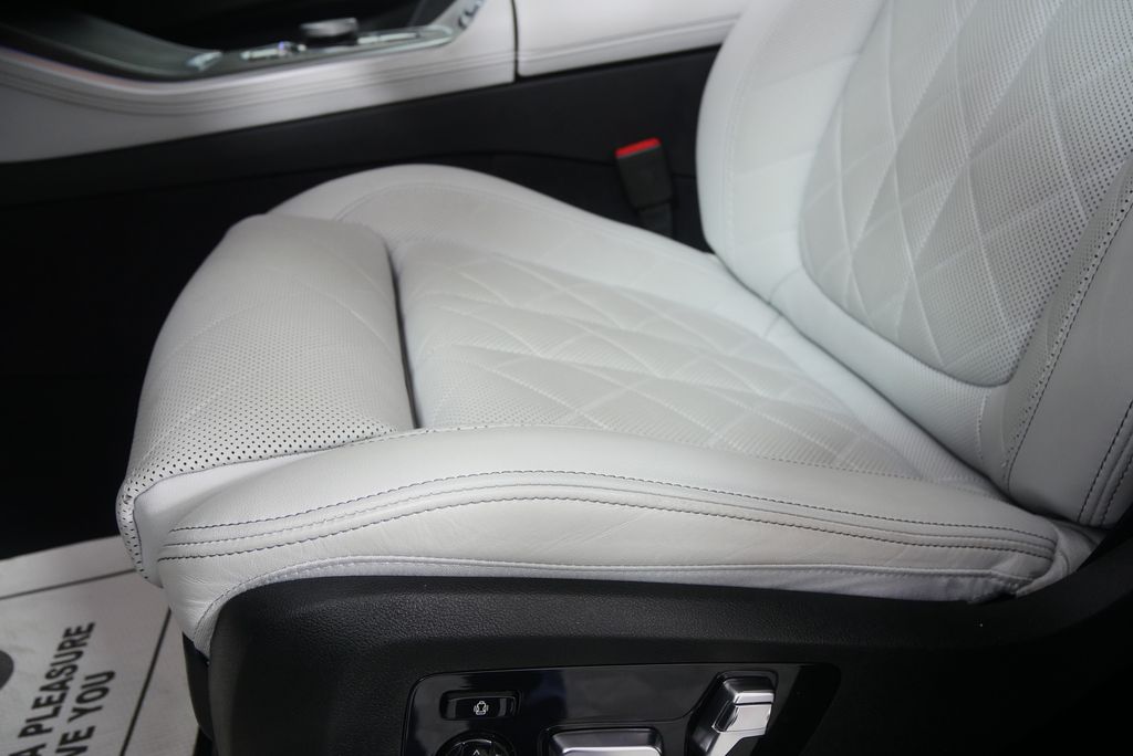 Thumbnail: 2025 BMW X5 - 10