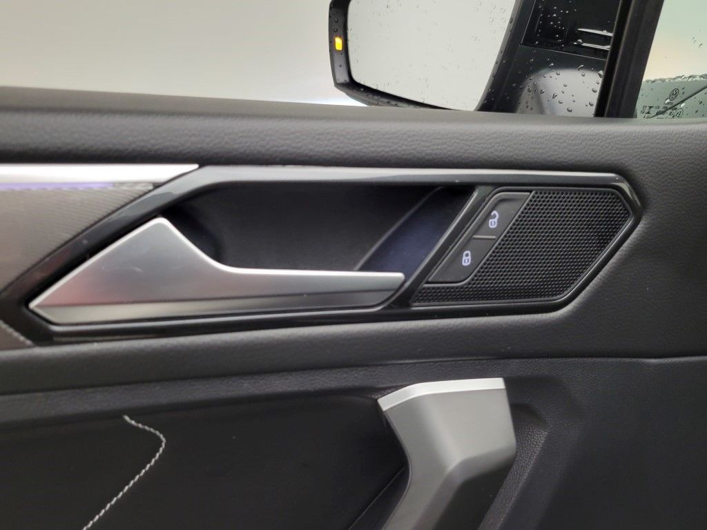 Thumbnail: 2024 Volkswagen Tiguan - 28