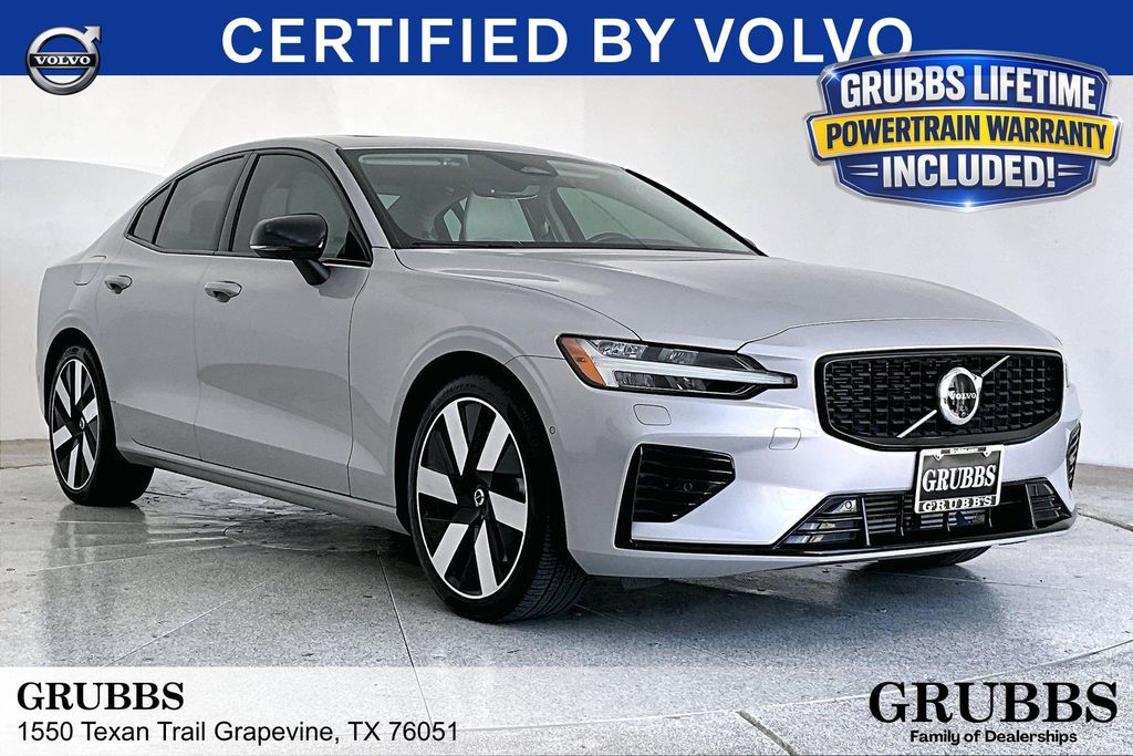 2024 Volvo S60 Recharge T8 Plus Dark Theme eAWD