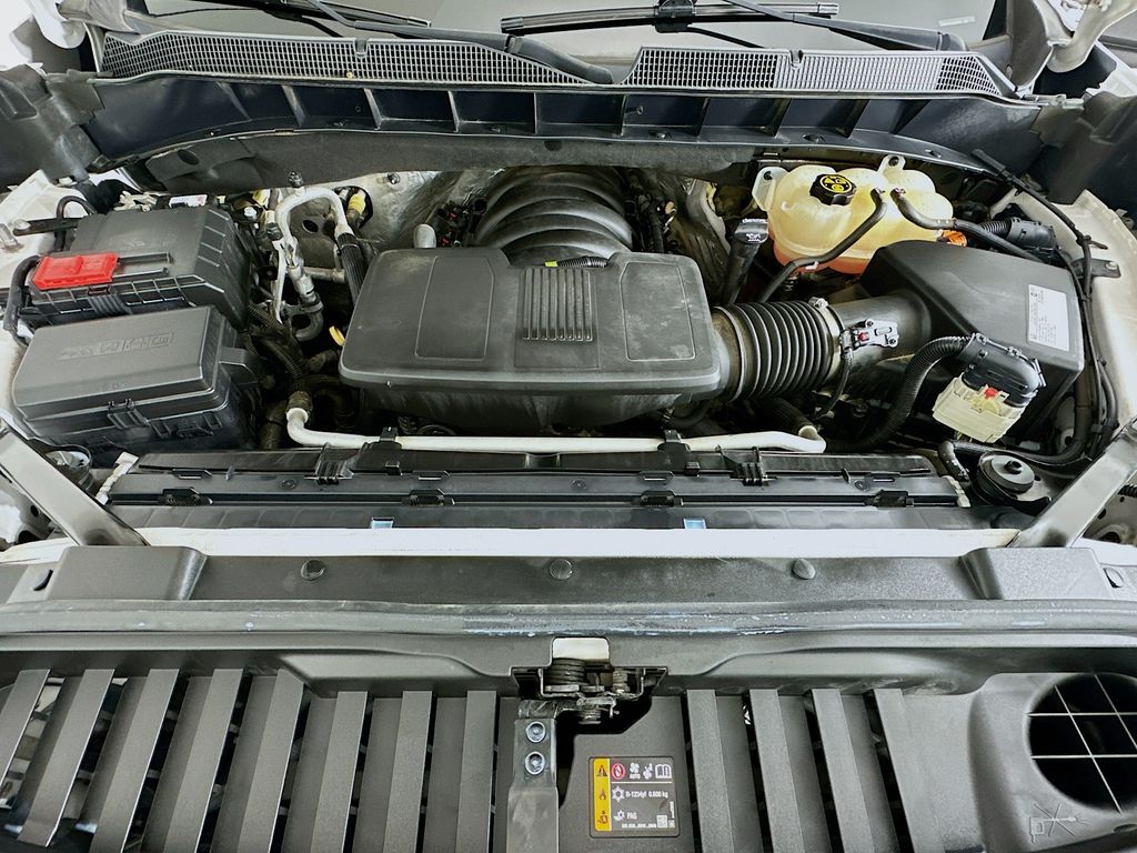 Thumbnail: 2019 Chevrolet Silverado 1500 - 32