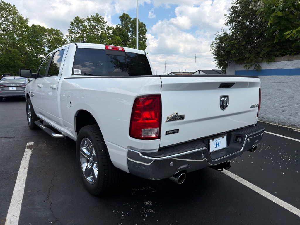 Thumbnail: 2019 RAM 1500 Classic - 3