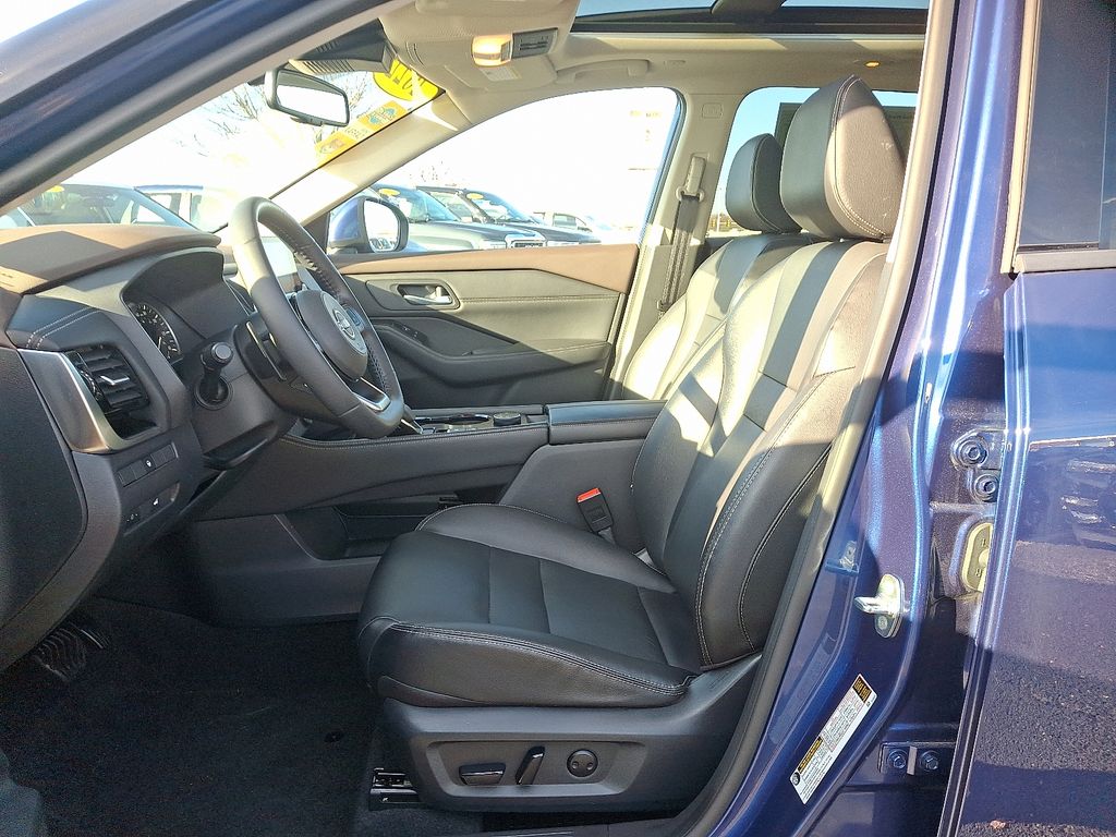 Thumbnail: 2022 Nissan Rogue - 14