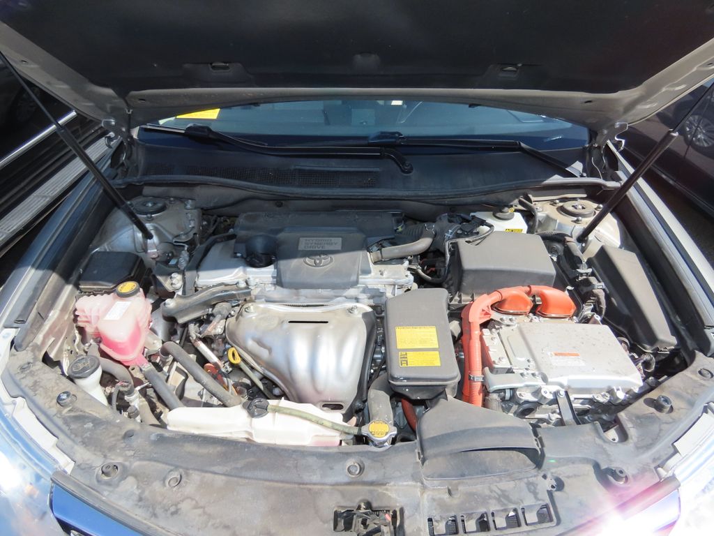 2013 Toyota Camry LE 12