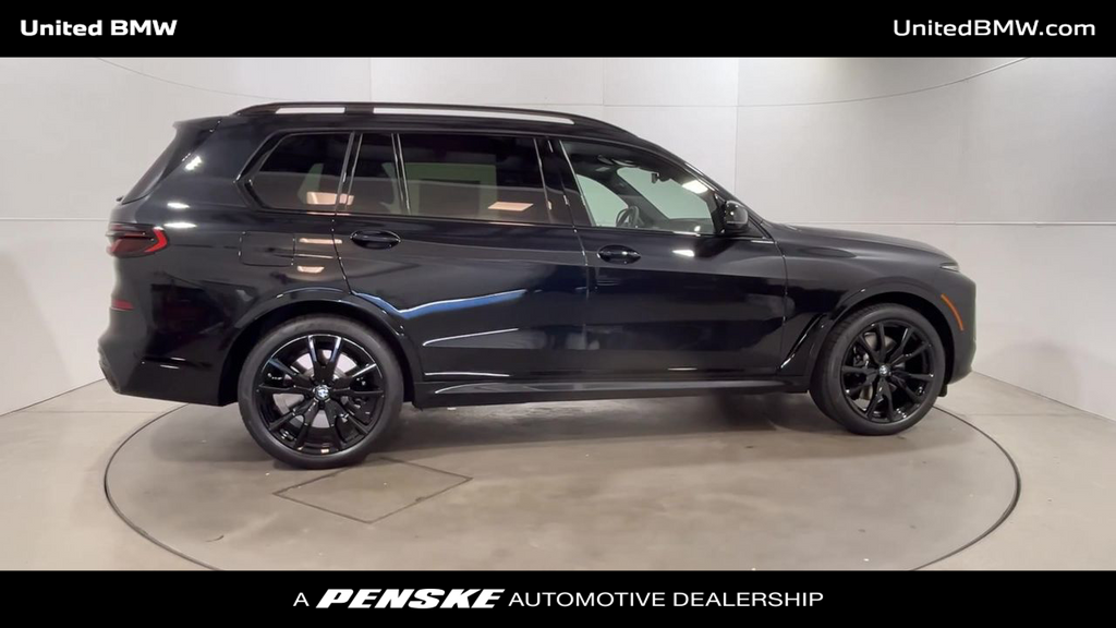 2025 BMW X7 M60i 9