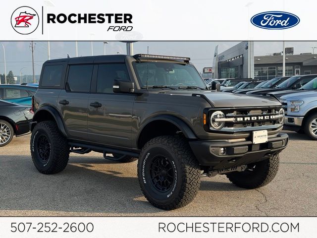 Gray 2025 Ford Bronco SUV / Crossover Four-Wheel Drive Automatic