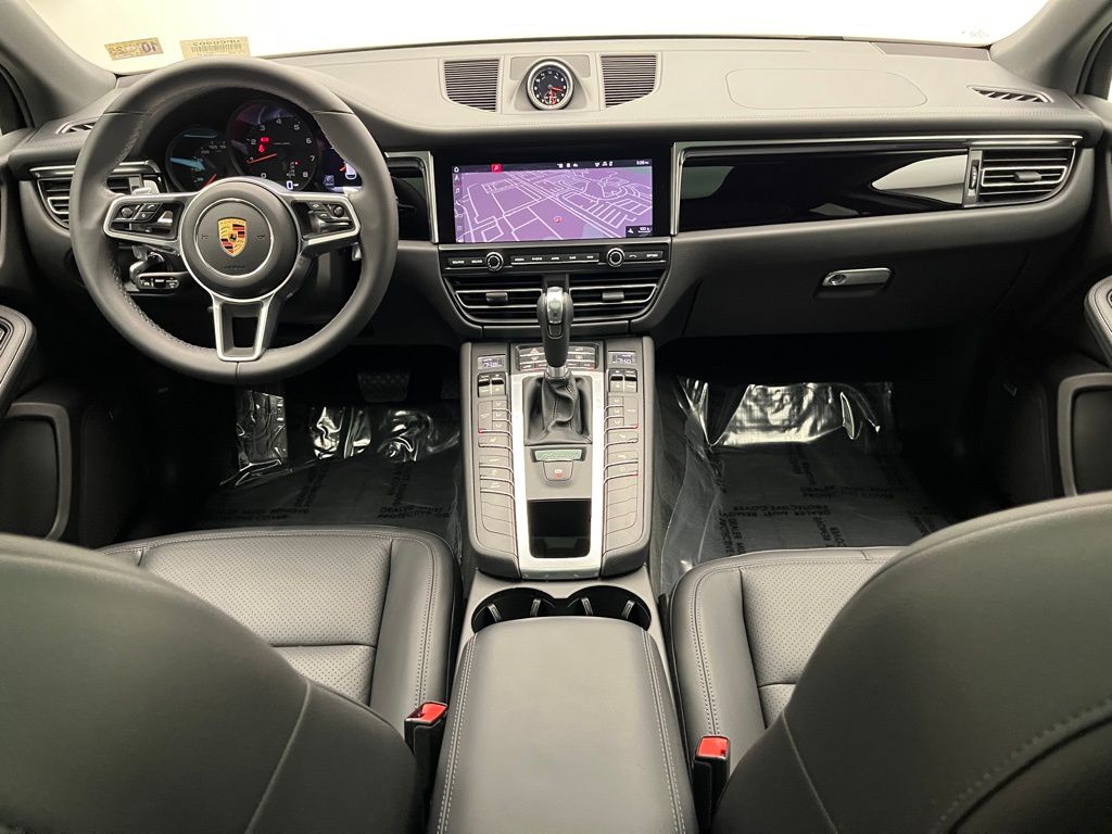 Thumbnail: 2021 Porsche Macan - 32