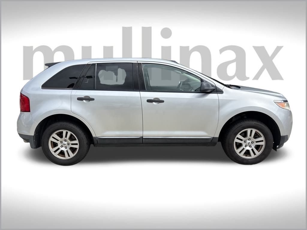 2011 Ford Edge SE photo 2