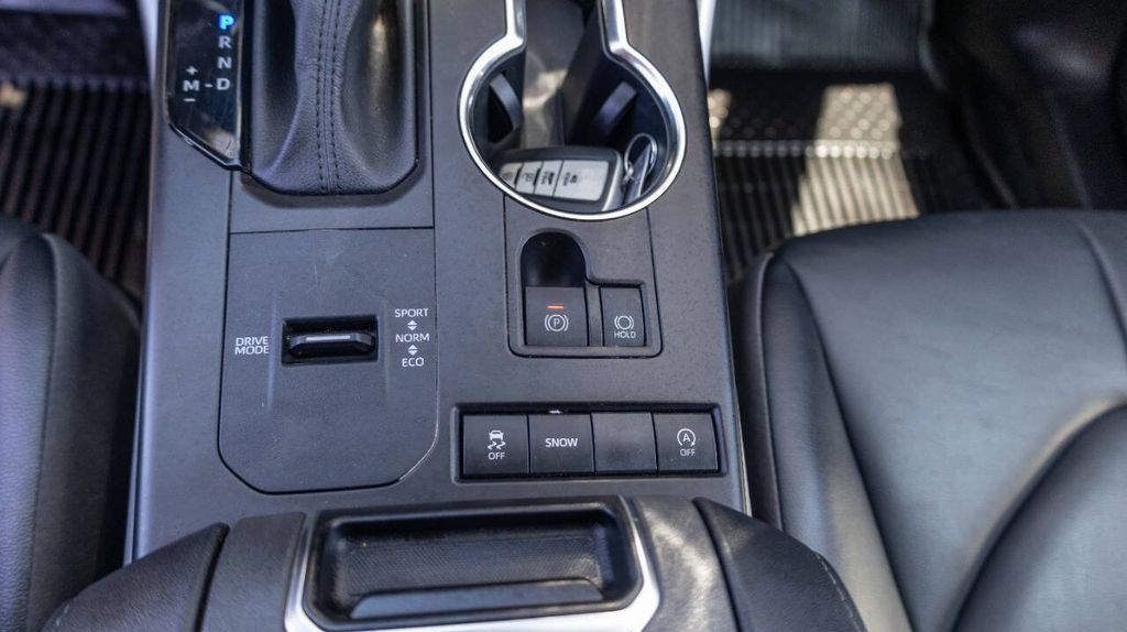 Used 2022 Toyota Highlander XLE 4D Sport Utility