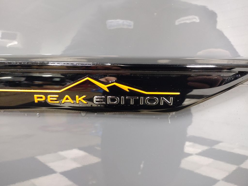 2025 Volkswagen Atlas Peak Edition SE Technology photo 4
