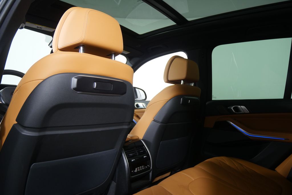 Thumbnail: 2026 BMW X5 - 16