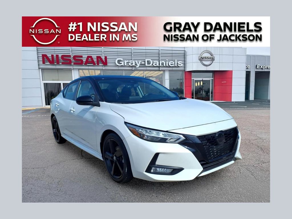 Aspen White Tricoat/Super Black 2023 Nissan Sentra Sedan Front-Wheel Drive Continuously Variable Transmission