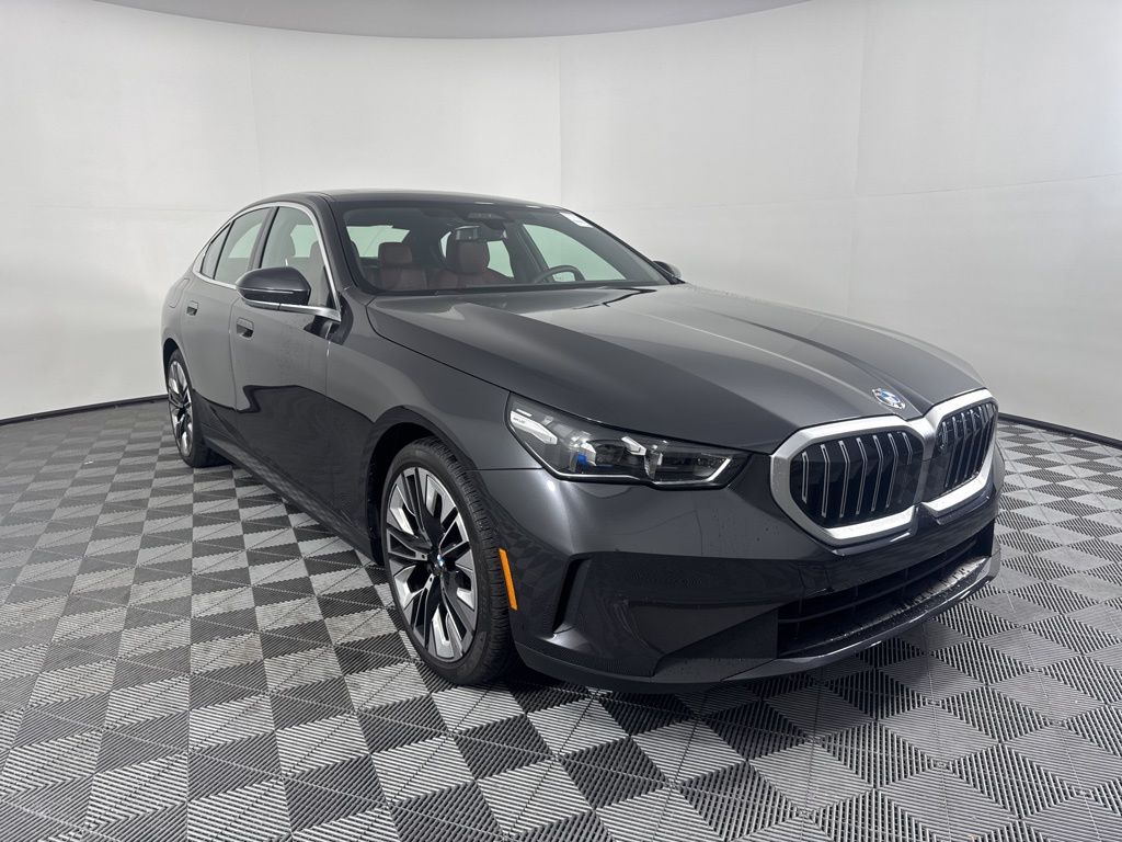 Thumbnail: 2025 BMW 5 Series - 3