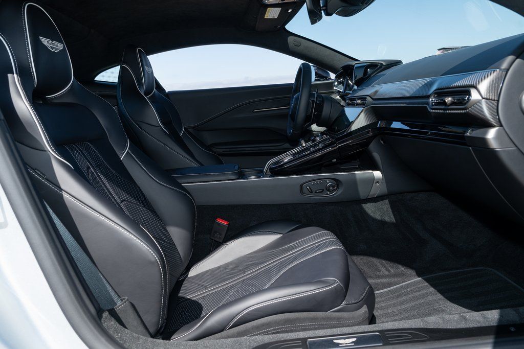 2026 Aston Martin Vantage Base - Photo 16