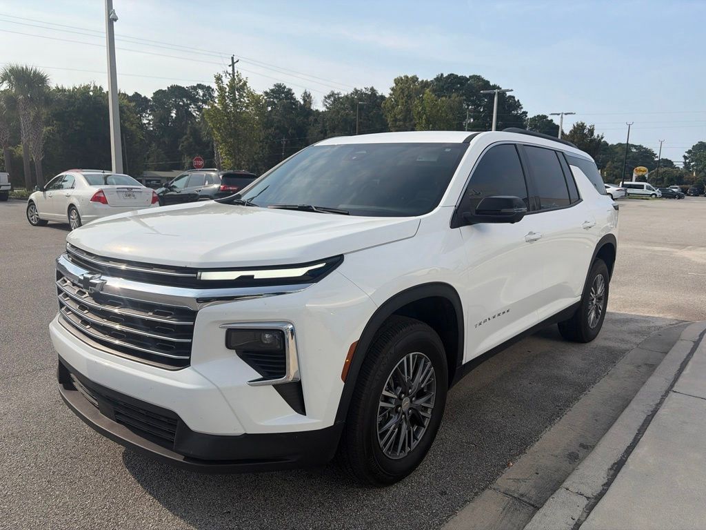 Summit White 2025 Chevrolet Traverse SUV / Crossover Front-Wheel Drive 8-Speed Automatic