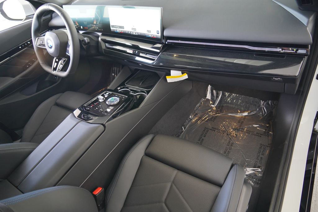 Thumbnail: 2026 BMW 5 Series - 14