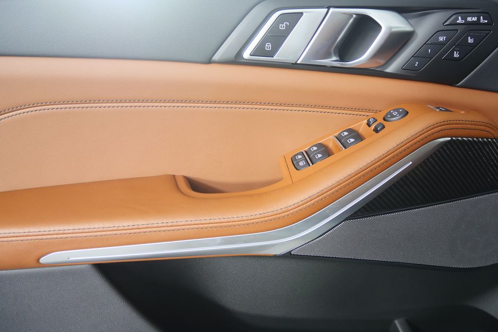 Thumbnail: 2026 BMW X7 - 9