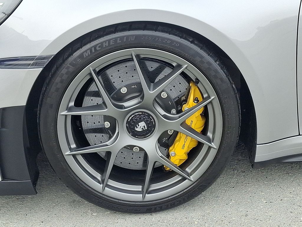 Thumbnail: 2026 Porsche 911 - 10