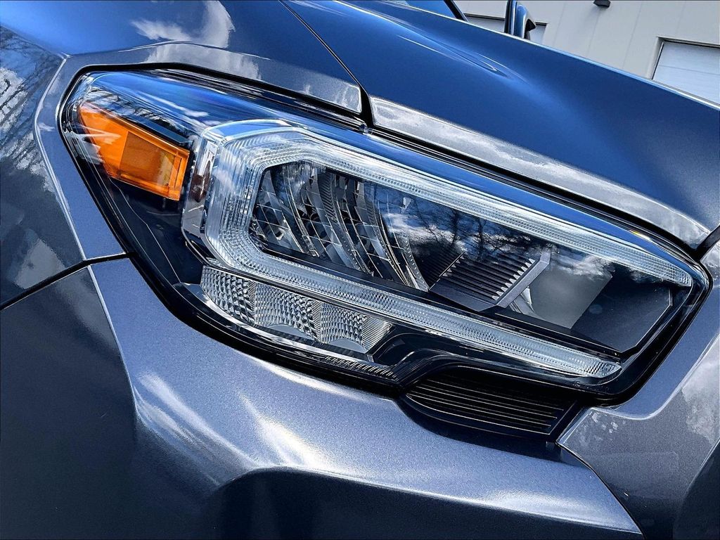 2022 Toyota Tacoma — photo 33