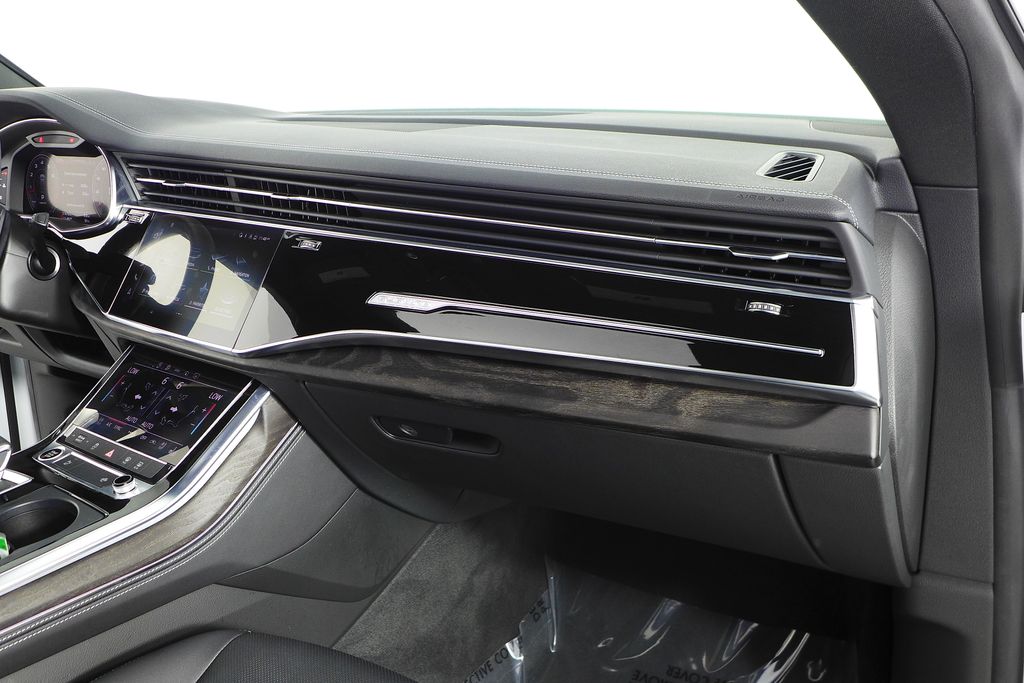 Thumbnail: 2023 Audi Q8 - 14