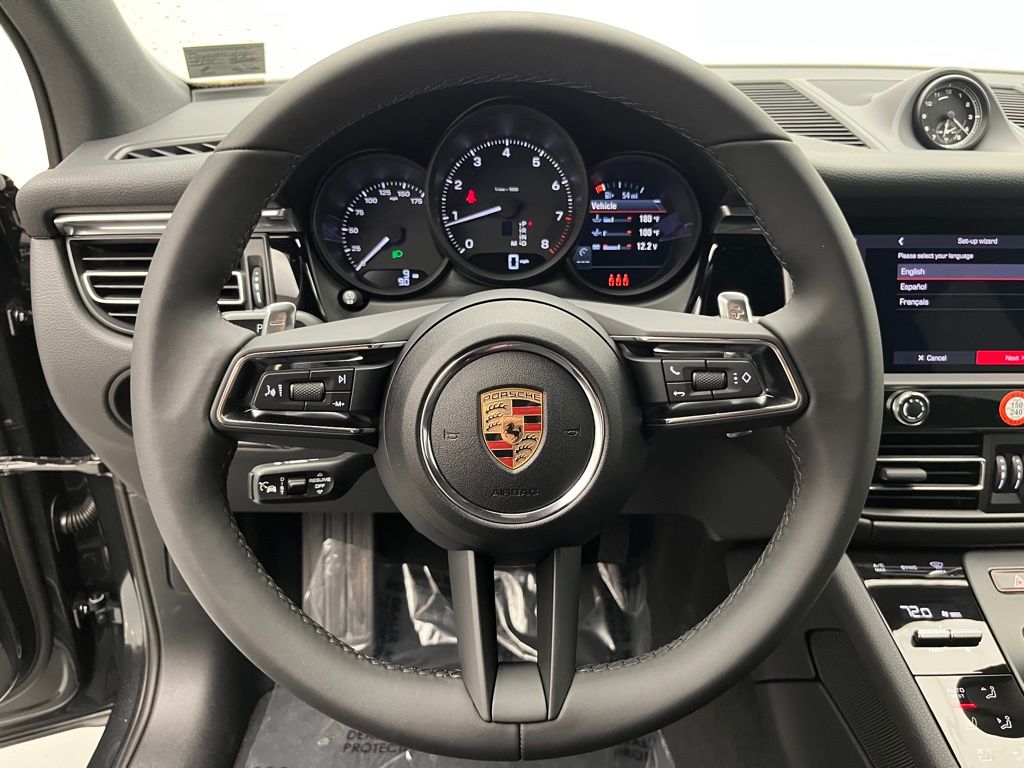 Thumbnail: 2025 Porsche Macan - 12