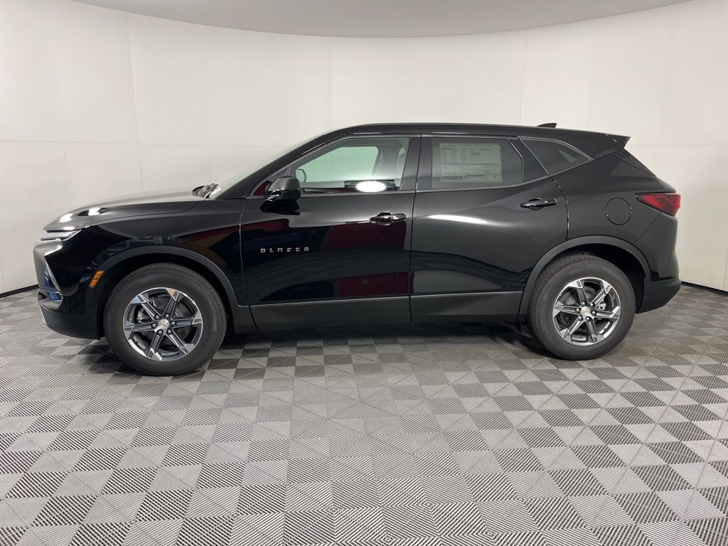 Thumbnail: 2026 Chevrolet Blazer - 2