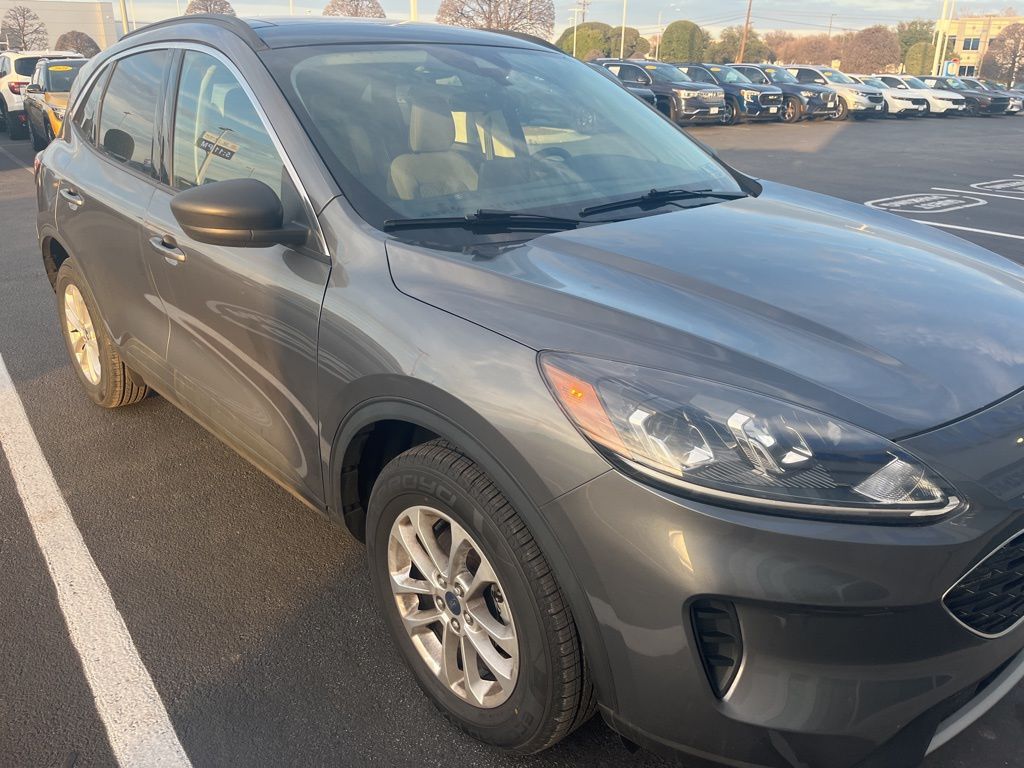 Thumbnail: 2022 Ford Escape - 3