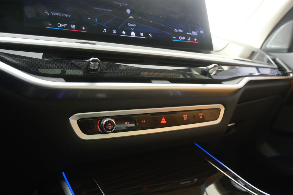 Thumbnail: 2024 BMW X7 - 24