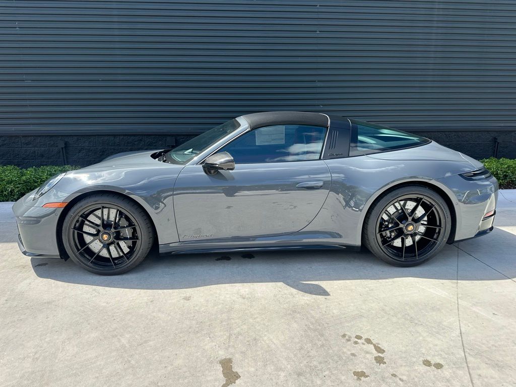 Thumbnail: 2025 Porsche 911 - 2