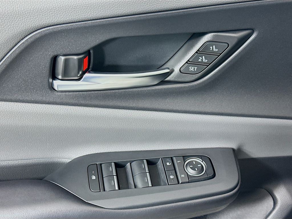 Thumbnail: 2025 Toyota Prius - 18