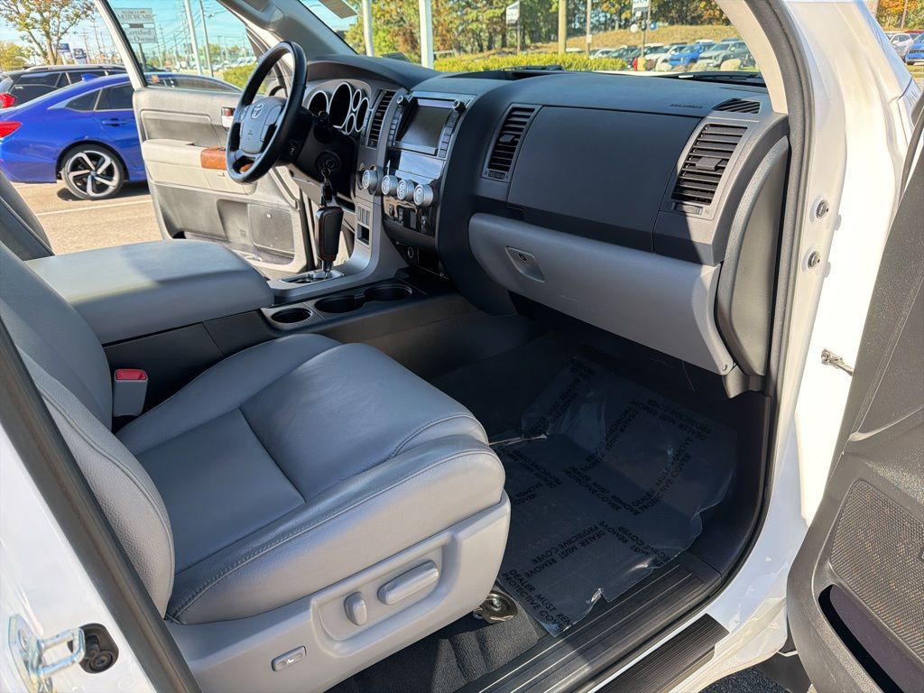 Thumbnail: 2012 Toyota Tundra - 22