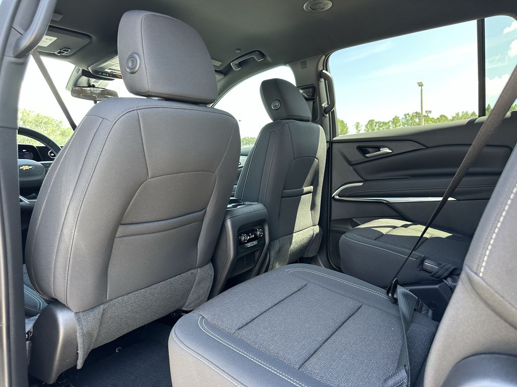 new 2026 Chevrolet Traverse car, priced at $38,295