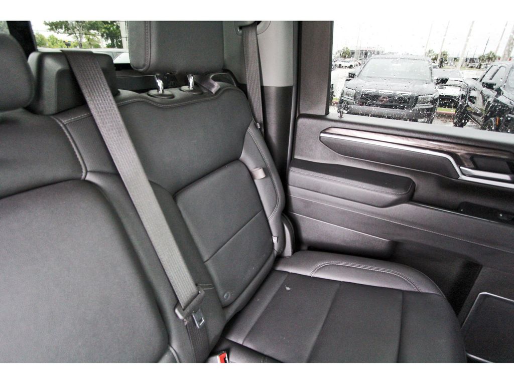 2025 Chevrolet Silverado 2500HD LTZ - 11
