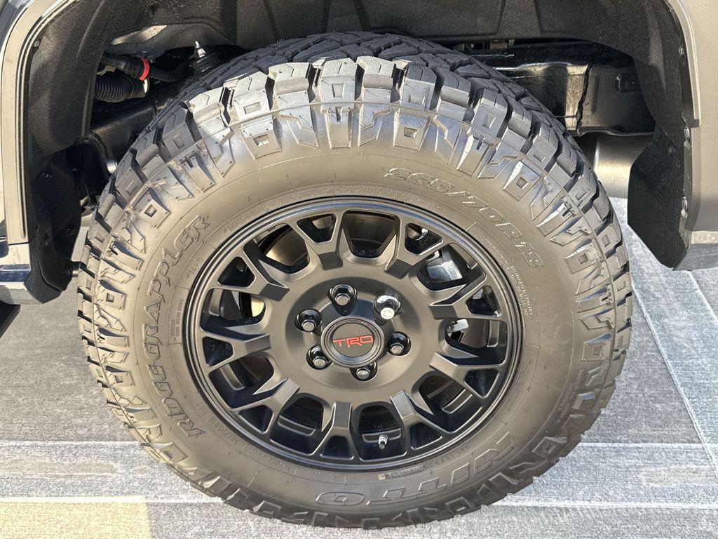 Thumbnail: 2025 Toyota 4Runner - 18