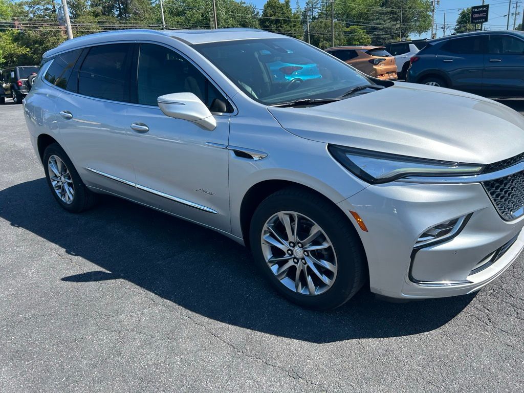 Quicksilver Metallic 2022 Buick Enclave Avenir AWD SUV / Crossover Four-Wheel Drive 9-Speed Automatic