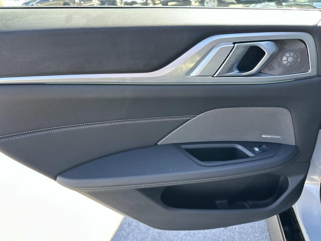 Thumbnail: 2025 BMW 4 Series - 27