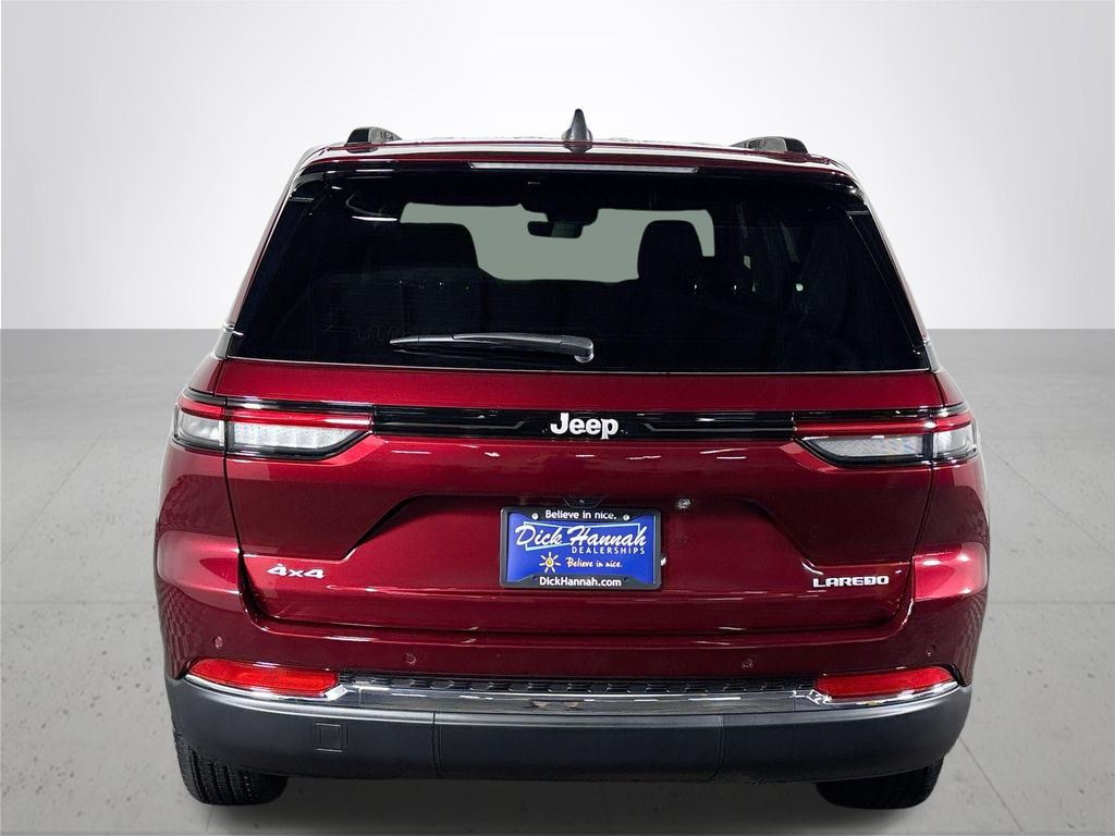 2025 Jeep Grand Cherokee Laredo