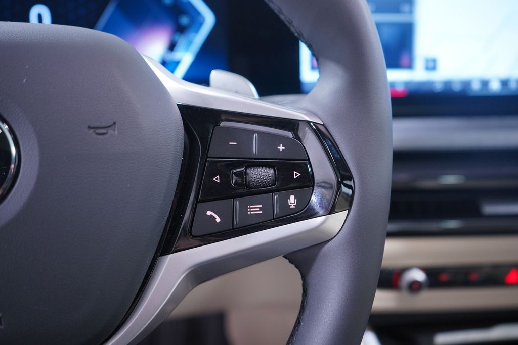 Thumbnail: 2025 BMW 3 Series - 21