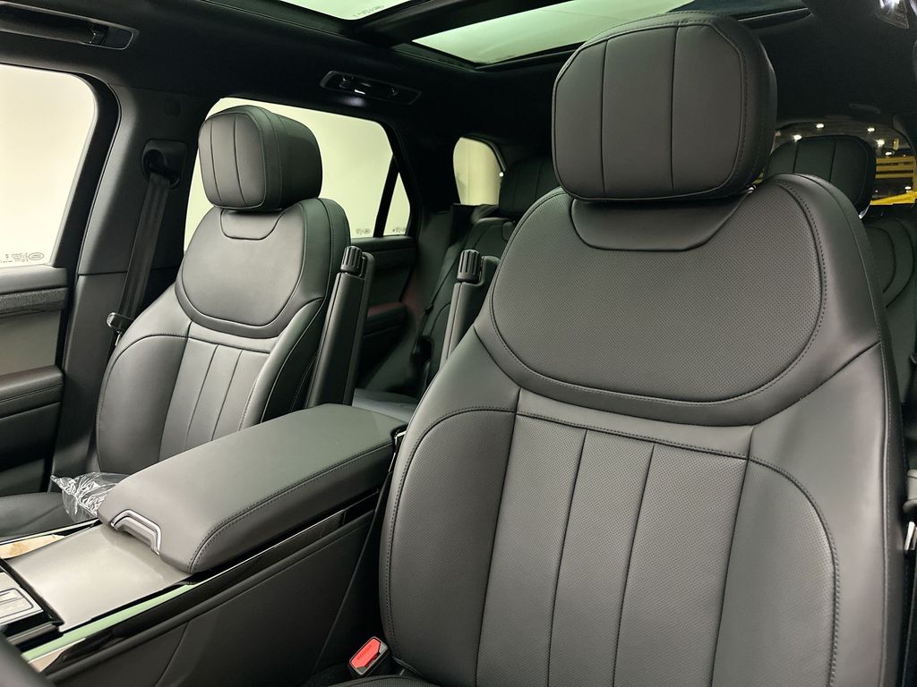 Thumbnail: 2026 Land Rover Range Rover Sport - 10