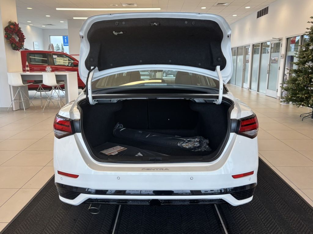 2025 Nissan Sentra SR