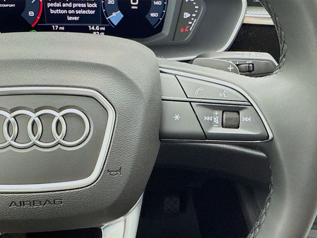 Thumbnail: 2025 Audi Q3 - 12