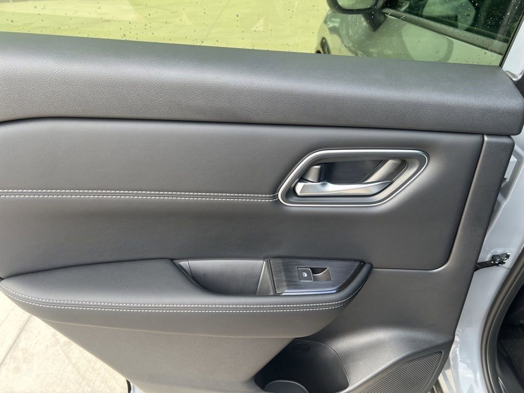 2025 Boulder Gray Pearl Nissan Rogue Platinum FWD SUV