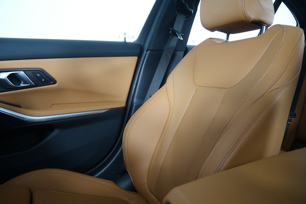 Thumbnail: 2025 BMW 3 Series - 29